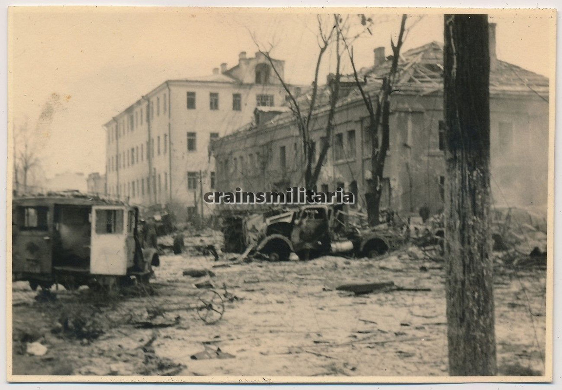 Orig. Foto zerst. Gebäude nach Fliegerangriff b.