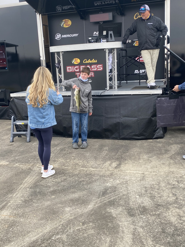 AE479498-5B8E-48B1-B317-0FAFC31CE5AA