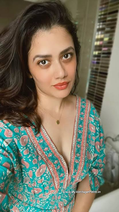 19-Girija-Oak-Hot-Selfies-HD-Mobile-Wallpapers-Pics-My-Vantage-Point