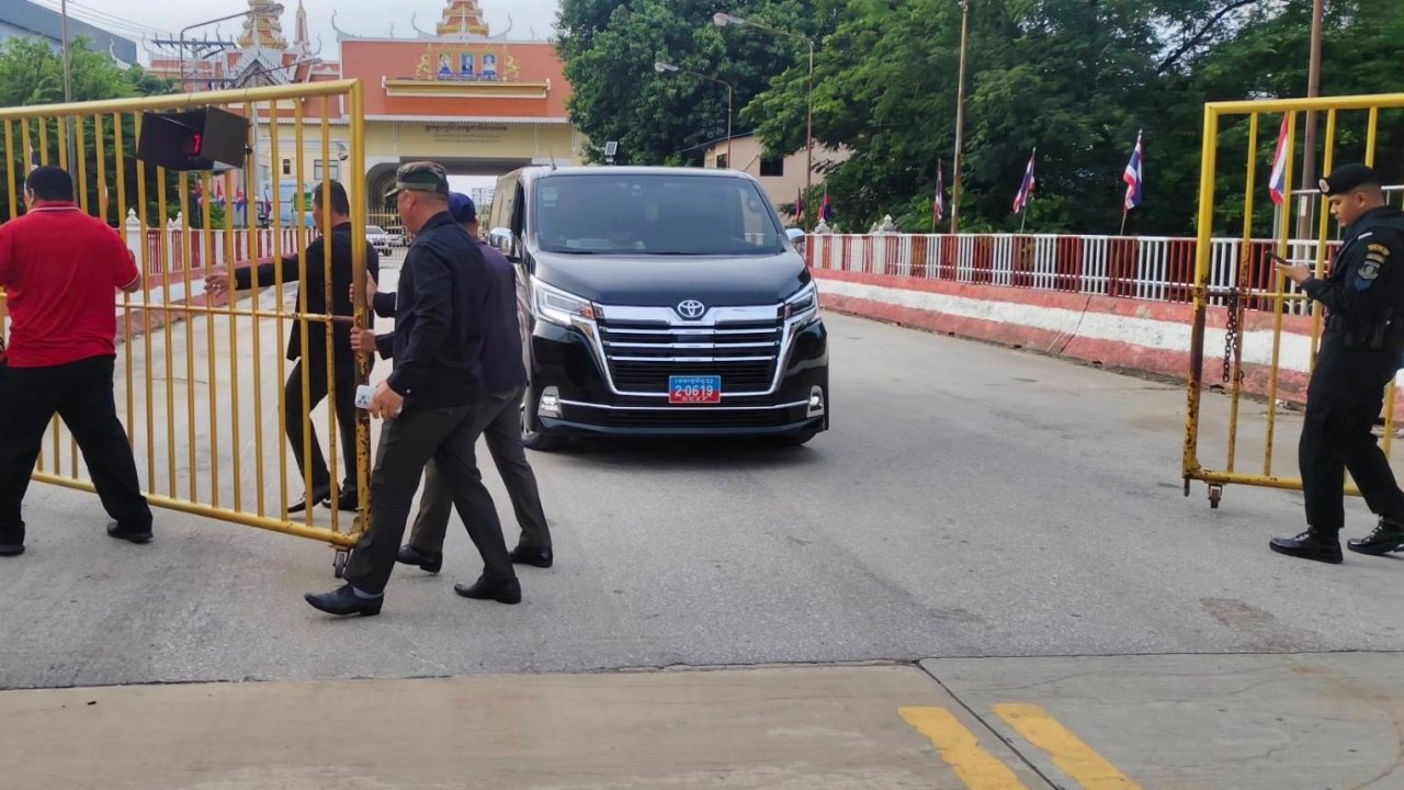 กองกำลังบูรพาเปิดด่านอรัญประเทศ ช่วย นายพลกัมพูชา ป่วยฉุกเฉิน