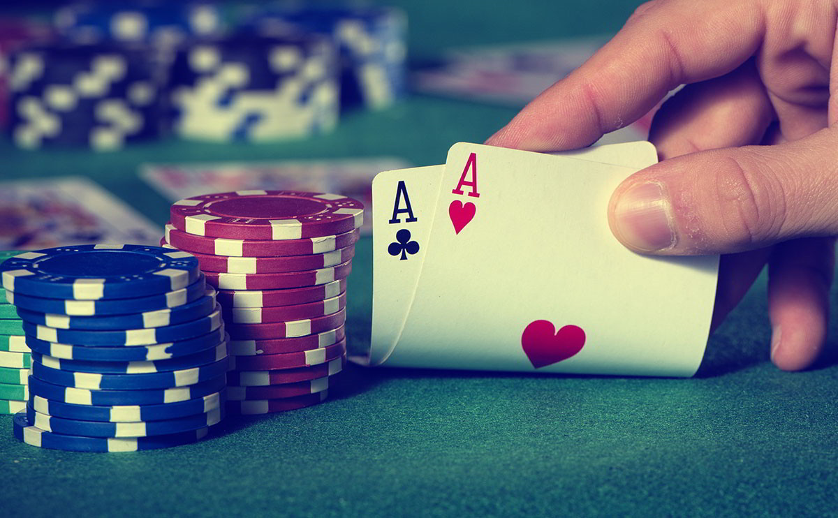 Conviene ancora giocare e vivere di poker?