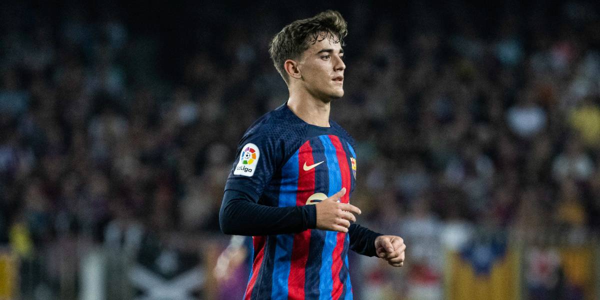 europapress-4759917-pablo-martin-paez-gavira-gavi-of-fc-barcelona-looks-on-during-the-spanish-2-1
