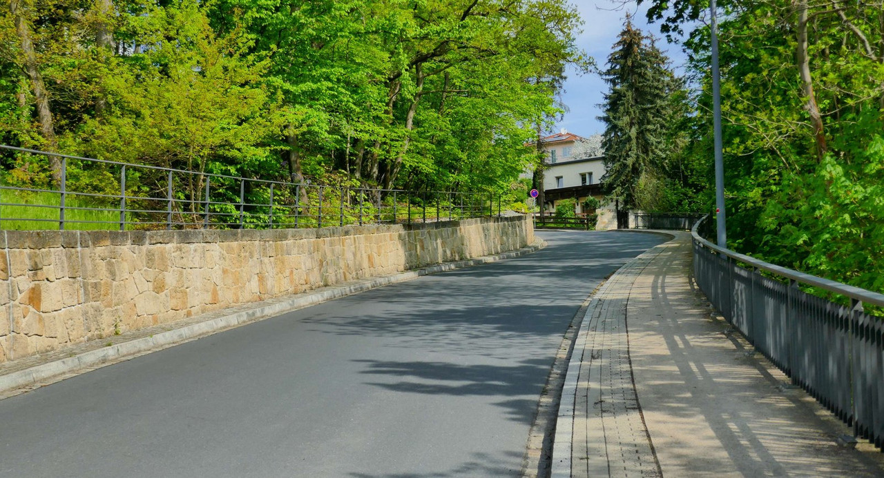 Bild: https://i.postimg.cc/L5y9QBTd/P1270249.jpg