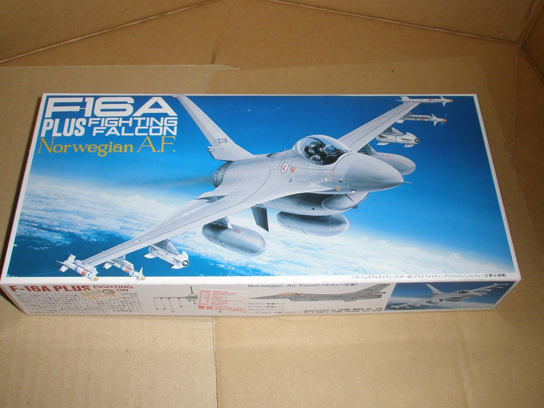Fujimi F-16