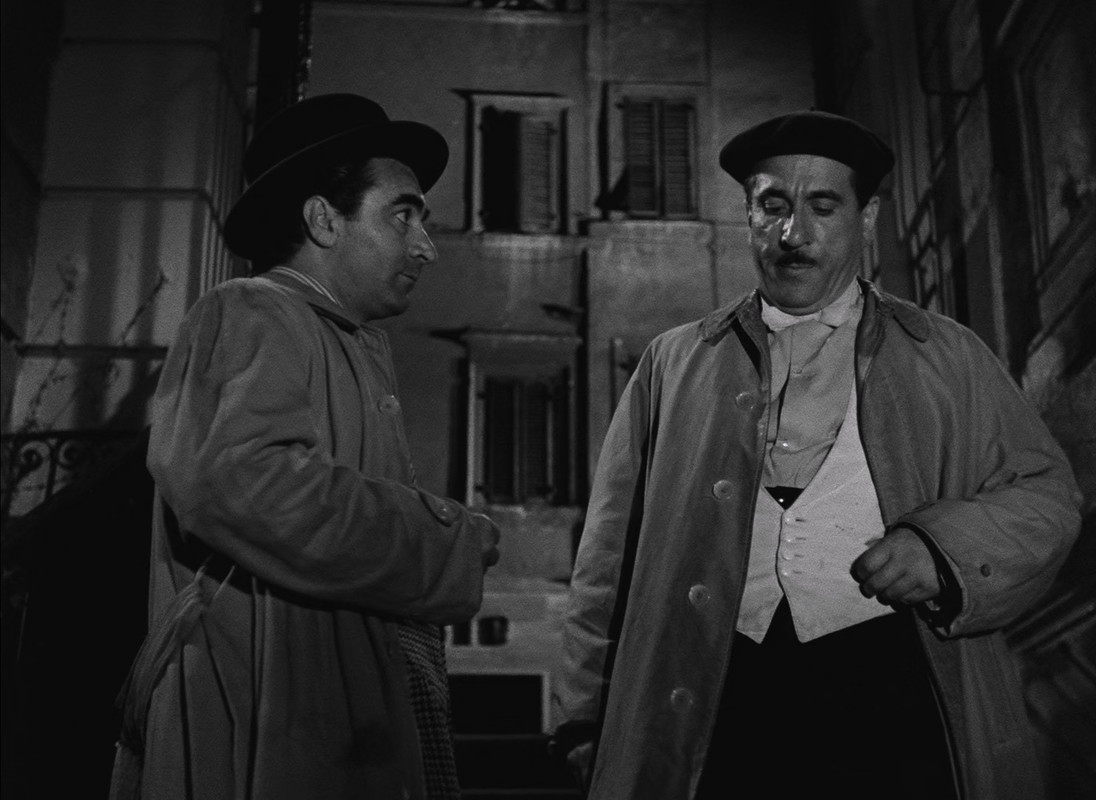 Variety Lights (1950) Criterion.mkv_005953.673