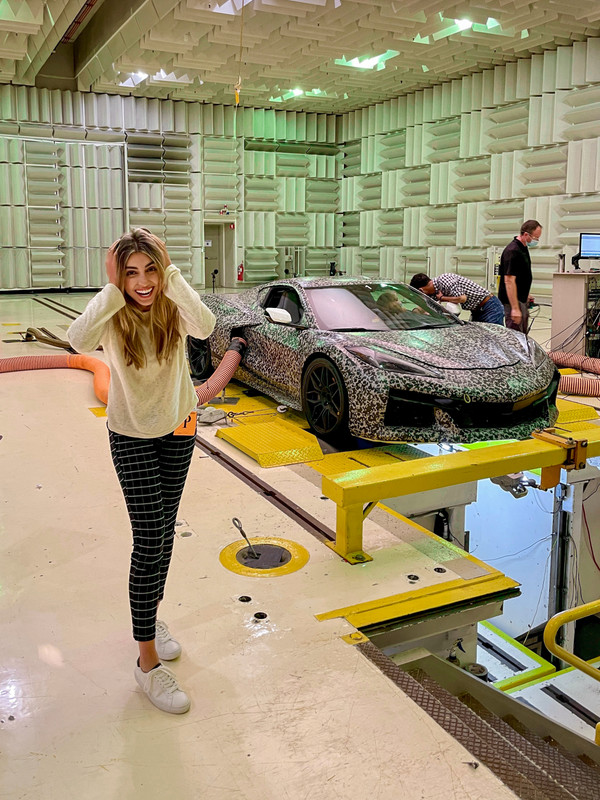 Ms_Emelia_001