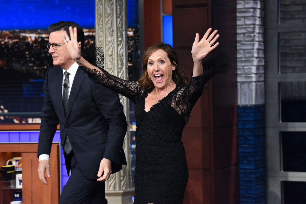 molly-shannon-the-late-show-with-stephen-colbert-january-11th-20