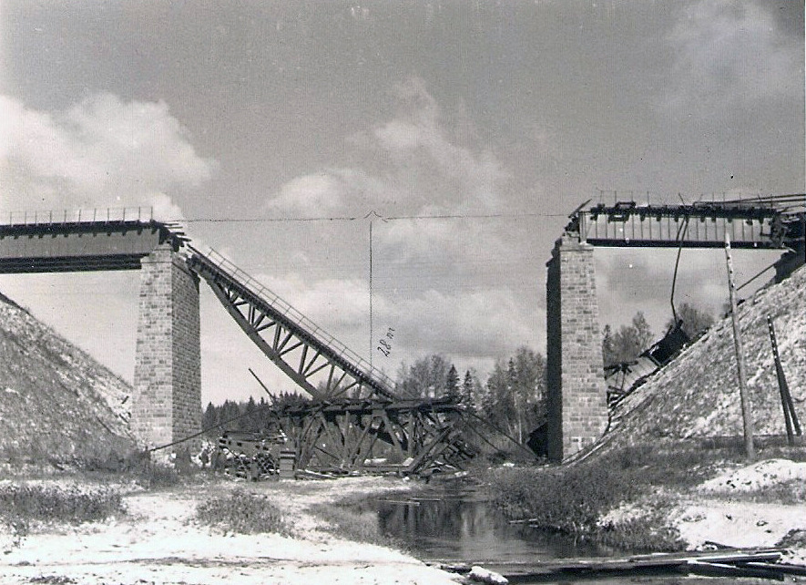41-10-11_Brücke_bei_Toropez_Russland