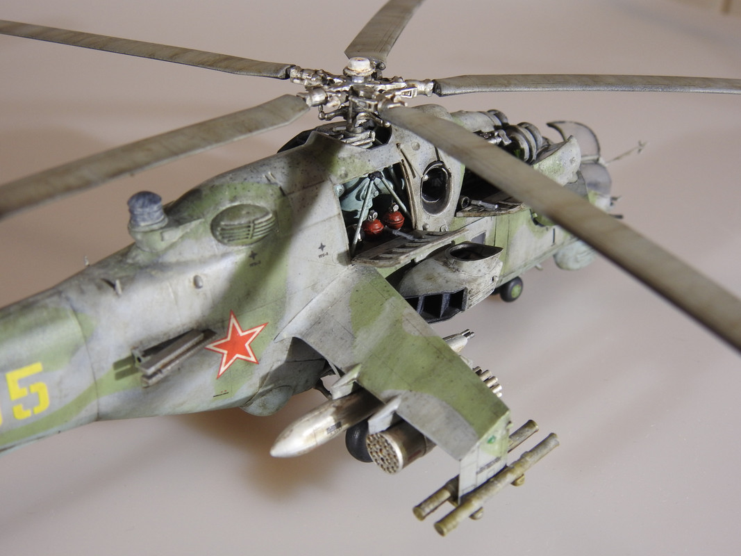 Mi-24 Hind, Zvezda 1/72 - klar DSCN3028