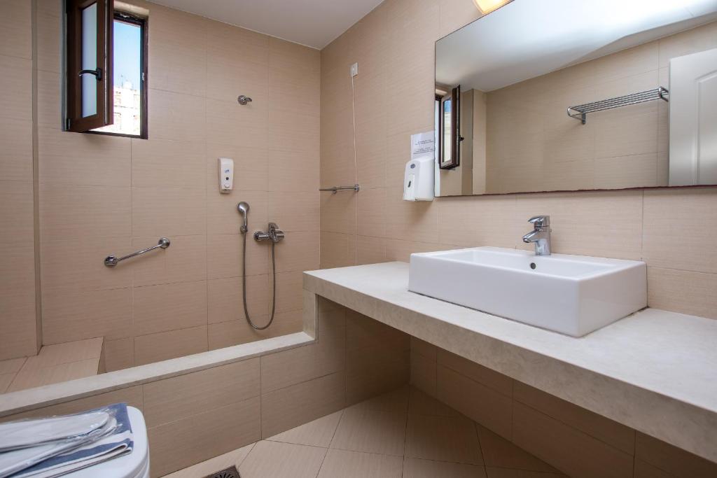 Luxury Facility View 5