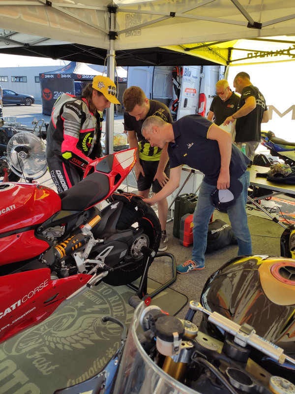 2B413A65-71B4-41F4-8CF2-CC9F3184915B