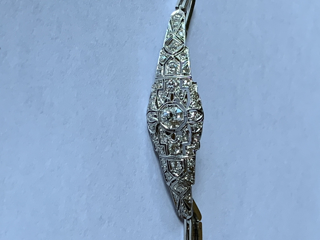 6A8B70C3-E510-43DE-9B57-3C30F5916377