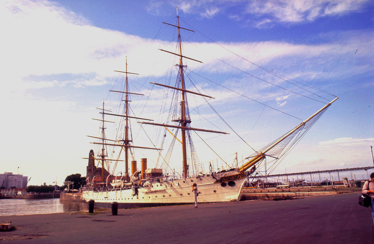 Presidente Sarmiento в Буээнос-А́йресе, 30 января 2005-1