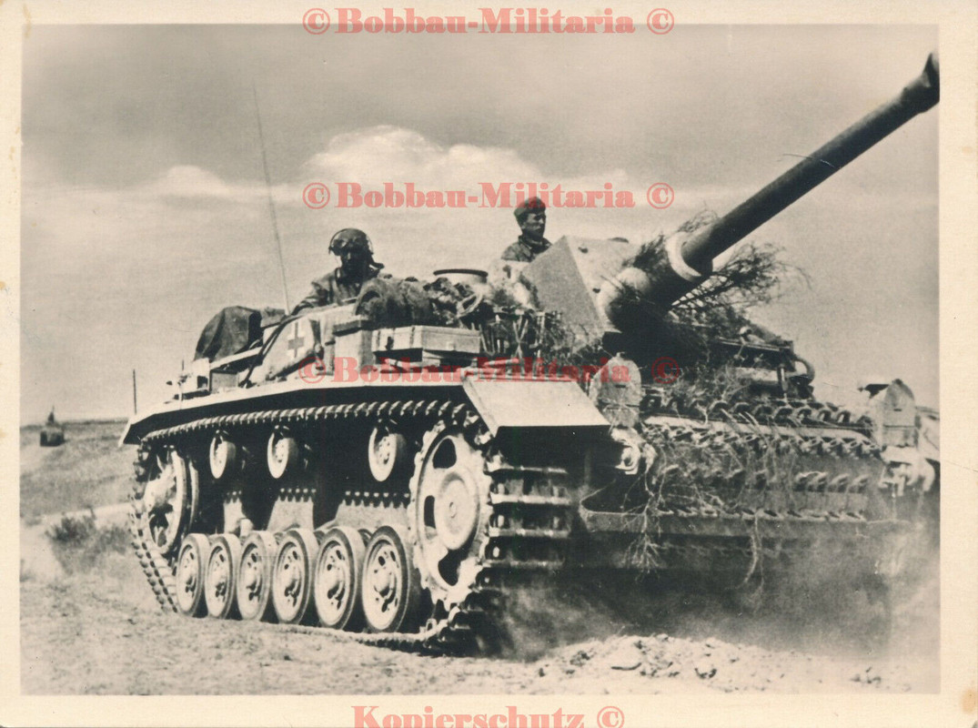 Foto Russland Sturmgeschütz STUG Langrohr mit 10,5cm Kanone