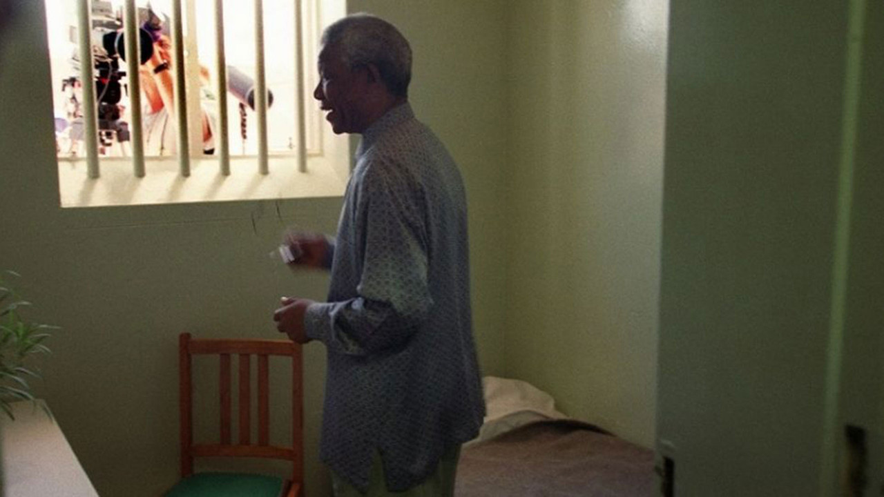 La llave de la prisión de Nelson Mandela no será subastada, regresará a Sudáfrica