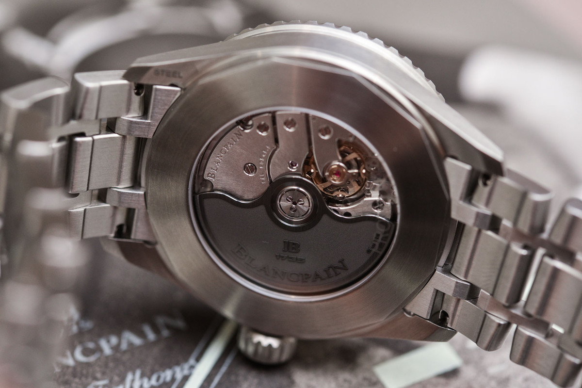 Blancpain-Fifty-Fathoms-Bathyscaphe-Quantième-Annuel-4