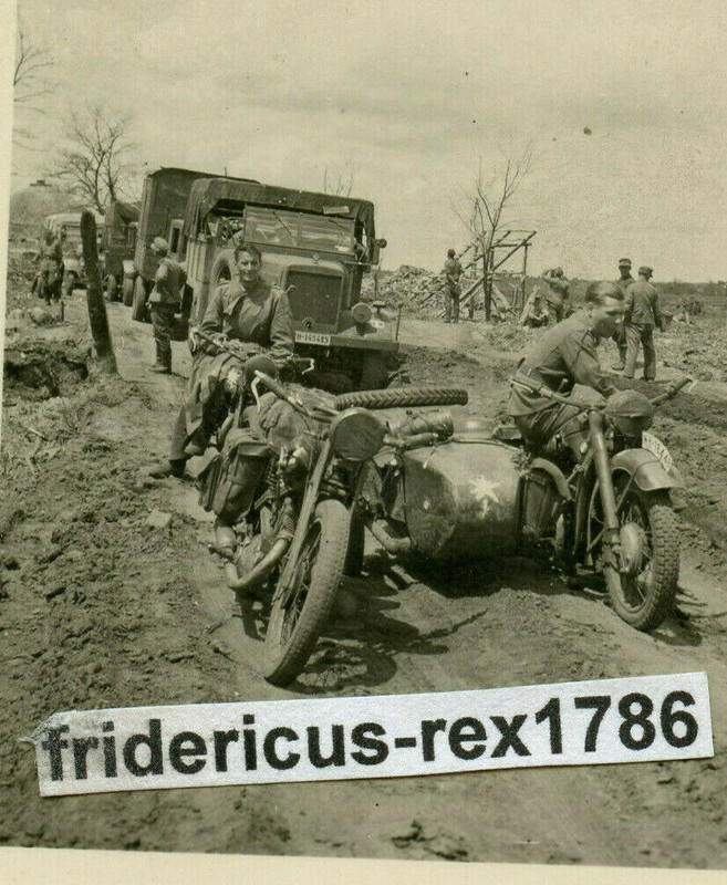 Foto Kommando 1 Gebirgs Div. Krad mit Beiwagen Kennung Edelweiß Ostfront Kolonne