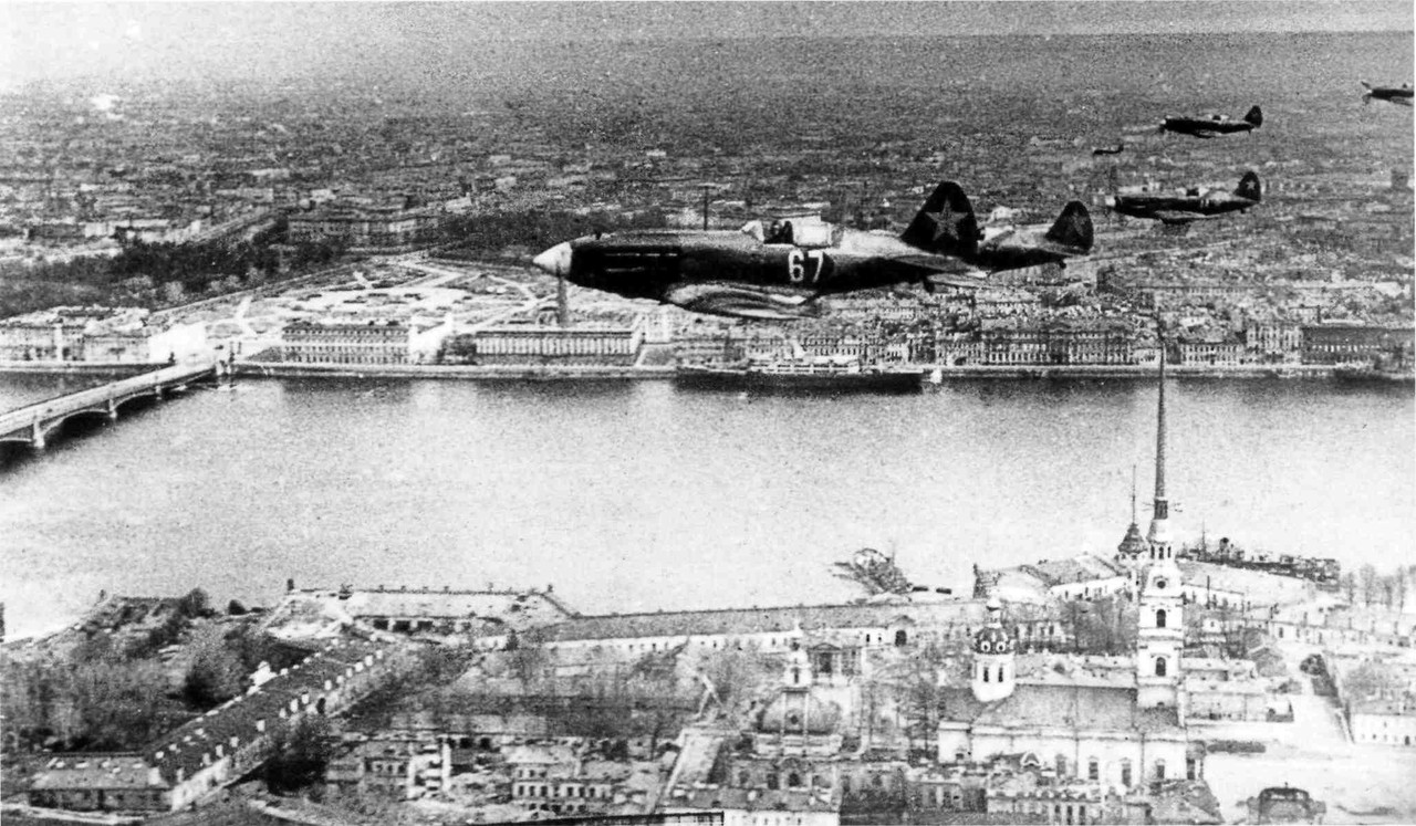 Mikoyan-Gurevich-MiG-3-over-the-Peter-and-Paul-Fortress-in-Leningrad-autumn-1941-01