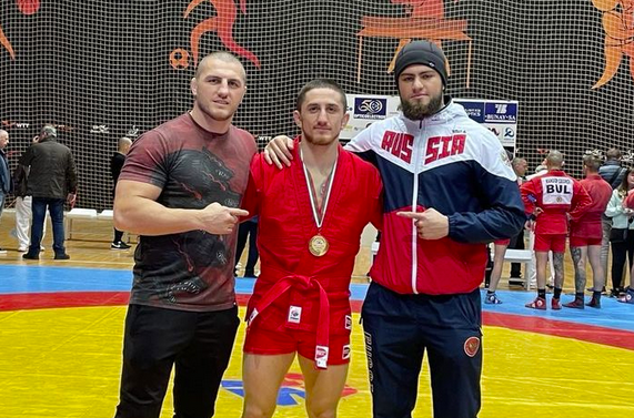 Три сребърни медала за България от първия ден на европейското по самбо