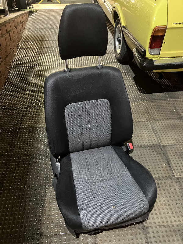 9E70EEE7-5318-49A1-BA11-457C401A2133