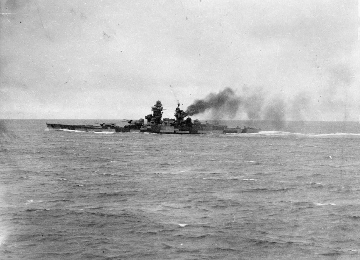 MN-Richelieu-se-hace-a-la-mar-durante-la-Operacion-Posthorn-Feb-1944.jpg