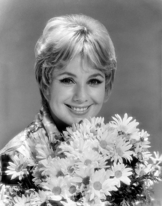 shirley_jones_mb30