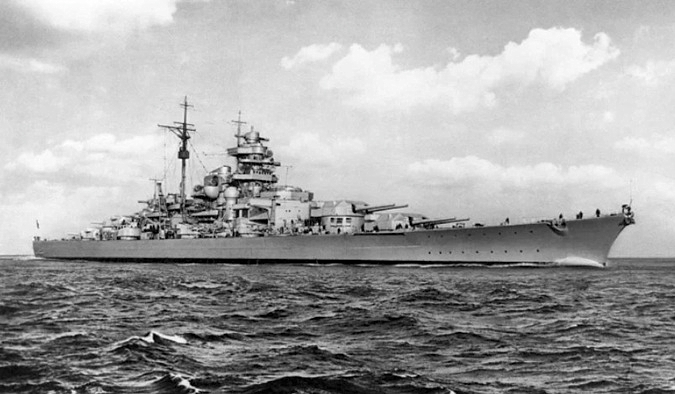 SINK-THE-BISMARCK-BISMARCK-1-A-FOTOR.jpg