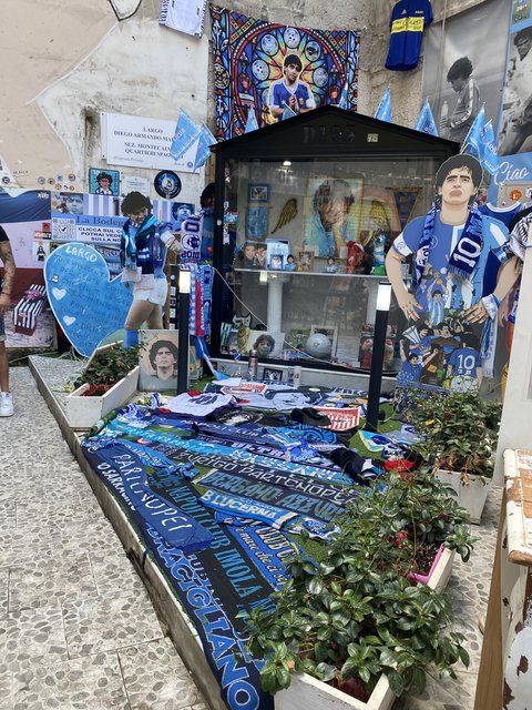 Nápoles Via Toledo y Quartieri Spagnoli - Nápoles y algo más y algo menos. Agosto 2022 (25)