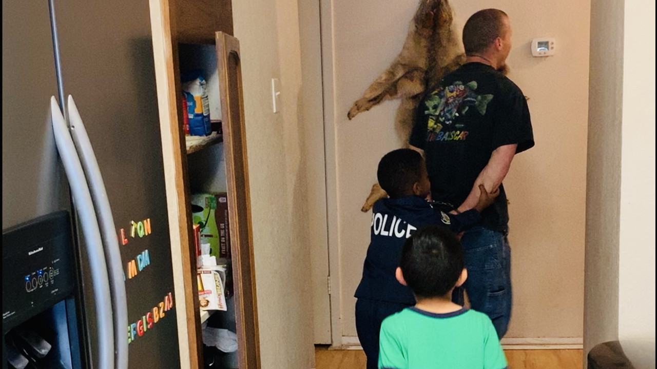 DACC8A7B-0F14-4073-90C9-52E2E0128A31