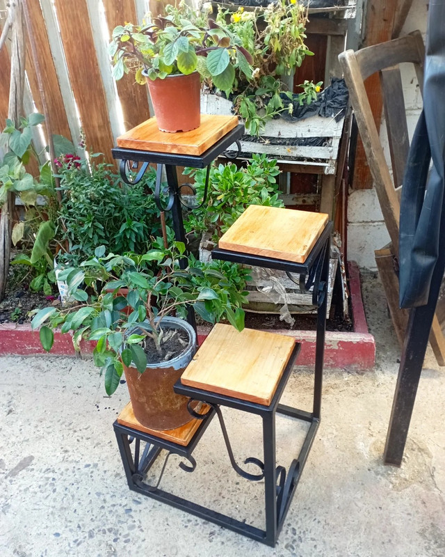 Estante en una terraza.