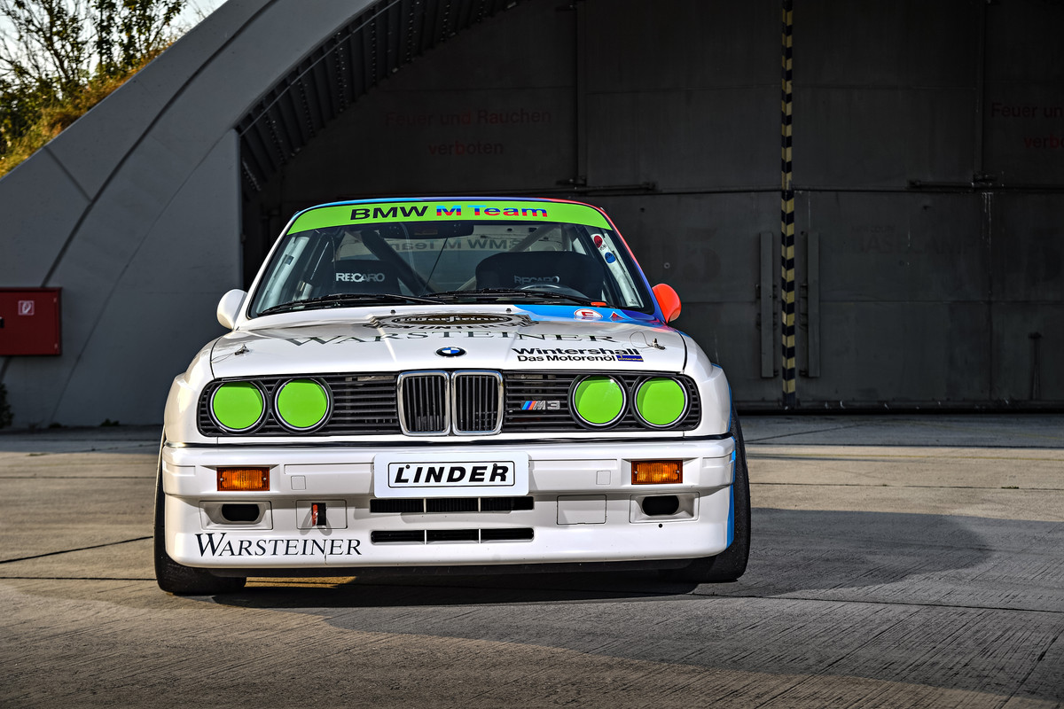 P90237162_highRes_the-bmw-m3-dtm-e30-0