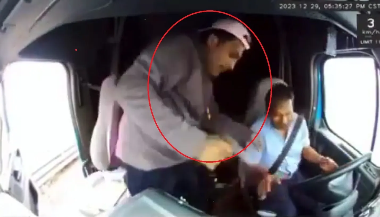 Asalto a camionero es captado en video, así es el modus operandi en Veracruz