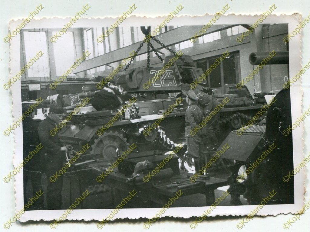Foto, 2.Panzer-Regiment 2 (Reich), Panzer Instandsetzung in Oran