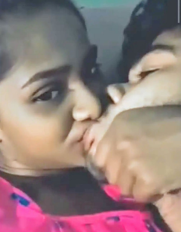 Desi girlfriend and her cousin kissing and fucking video goes viral