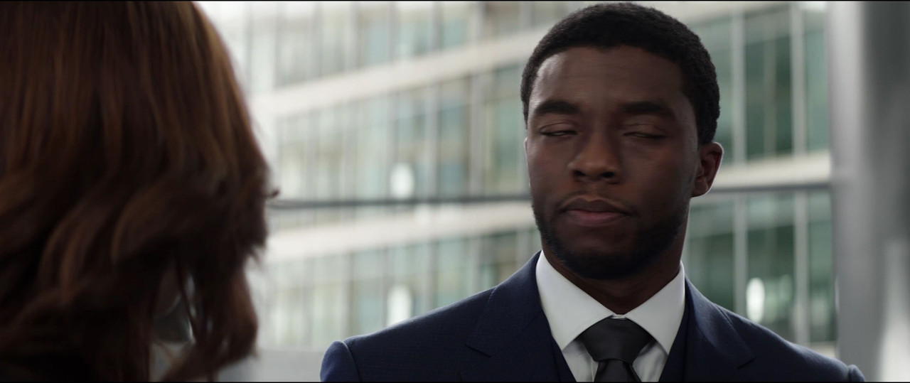 Fotos 05945 Captain America - Civil War [2016][U