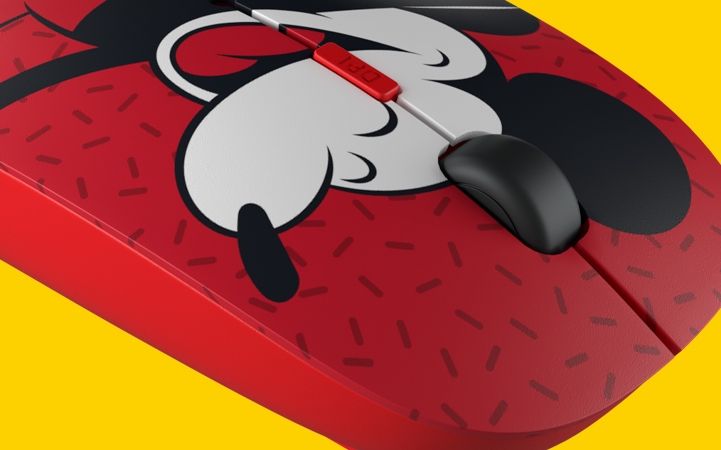 Mouse inalámbrico para niños con el diseño clásico de Mickey Mouse.