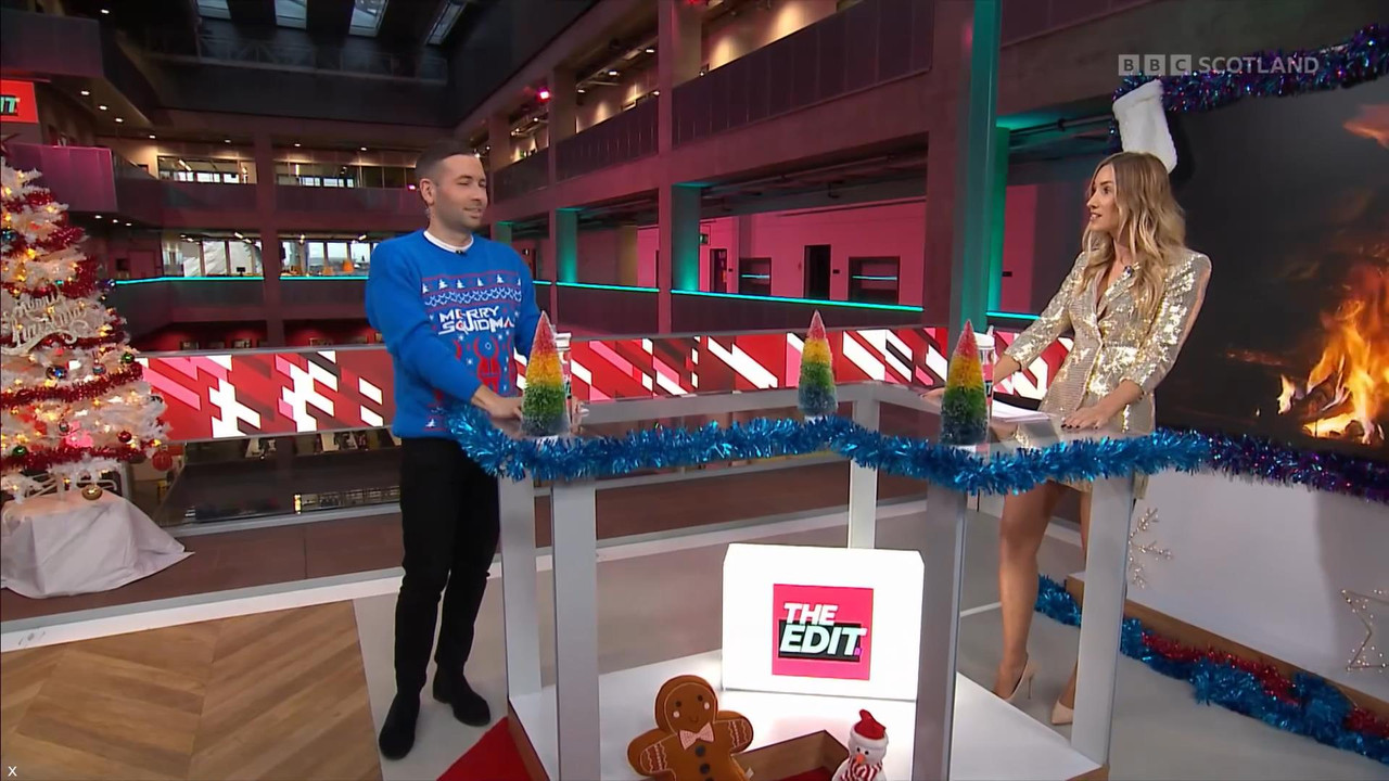 12.25 - 20.00.00 - The Edit Christmas Special. Amy Irons and David Fa....ts_snapshot_34.13_[2021.12.