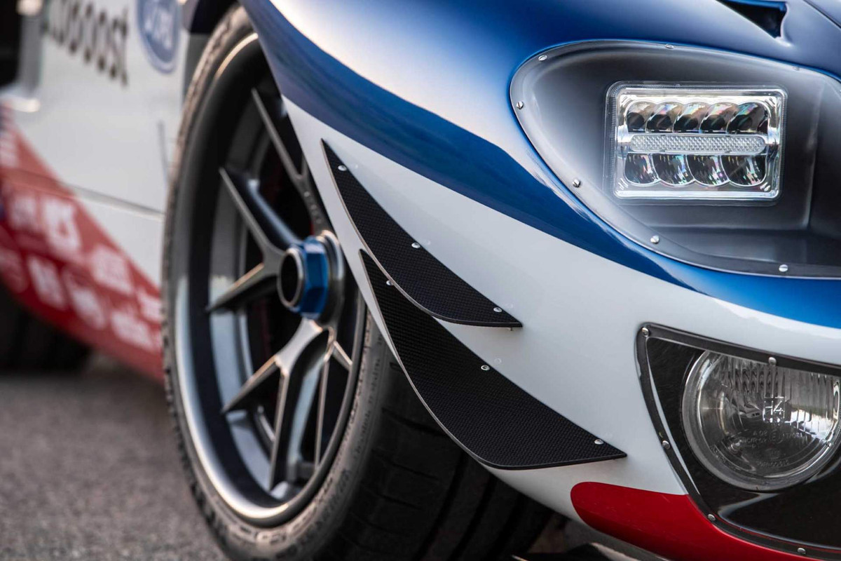 Ford GT40 Replica by Superformance (10)