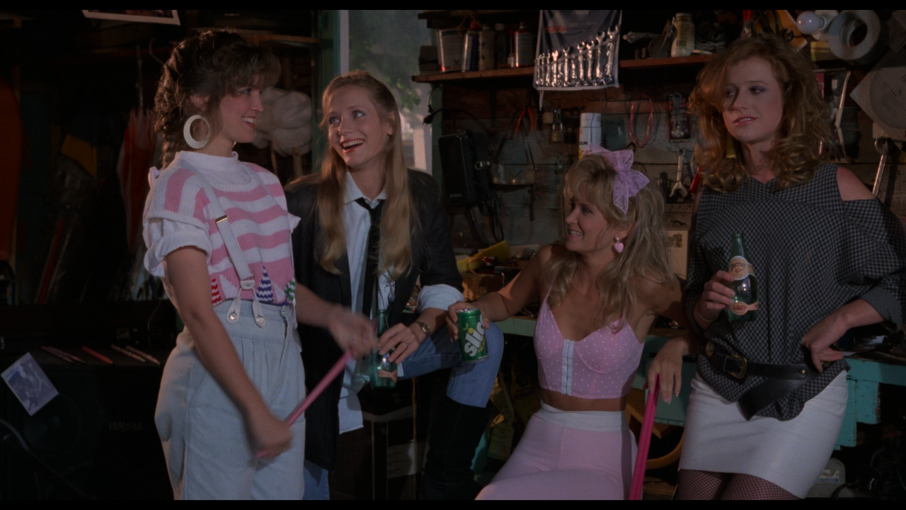 The.Slumber.Party.Massacre.2.1987.2160p.BDREMUX.HDR.DoVi.HEVC-Нечипорук.mkv_snapshot_00.10.44.792