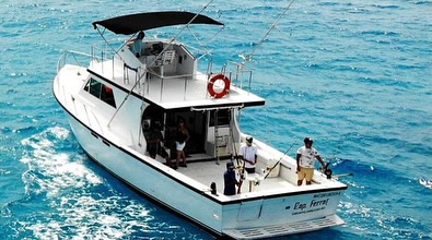 Cap Ferrat 48 ft yacht rental Cancun - Sound system and entertainment area for yacht parties and celebrations