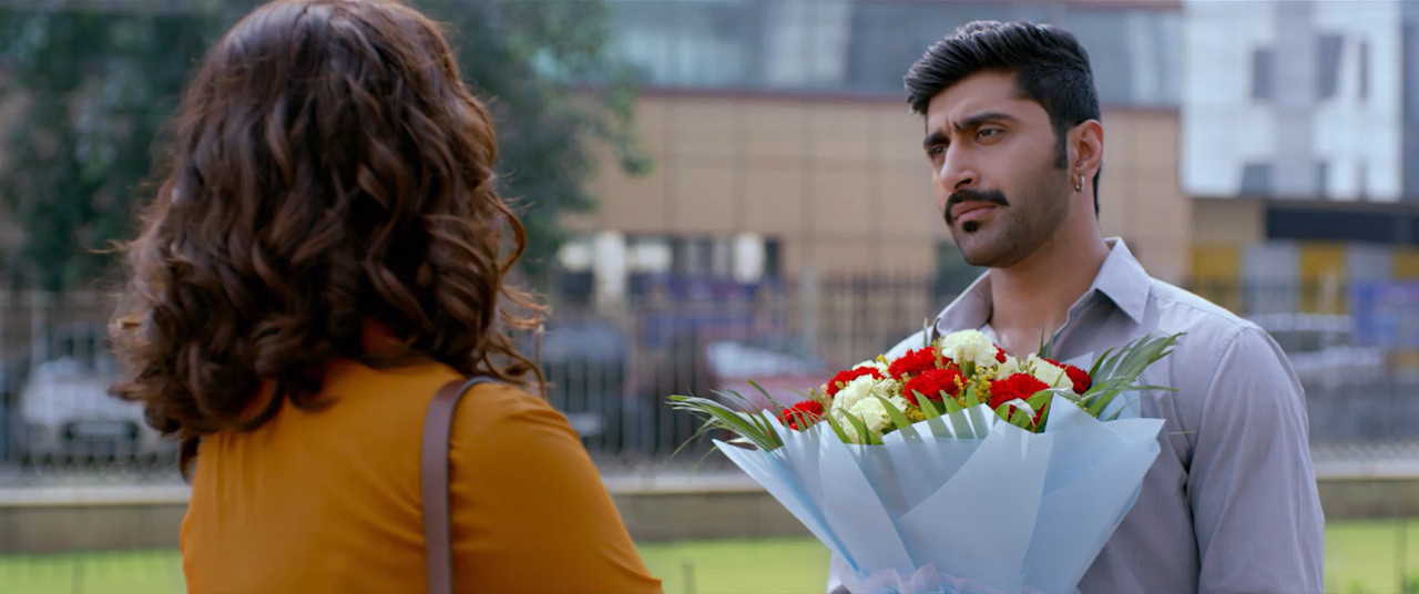Ginny Weds Sunny 2020 WebRip [Hindi] 480p 720p ESub Screenshot