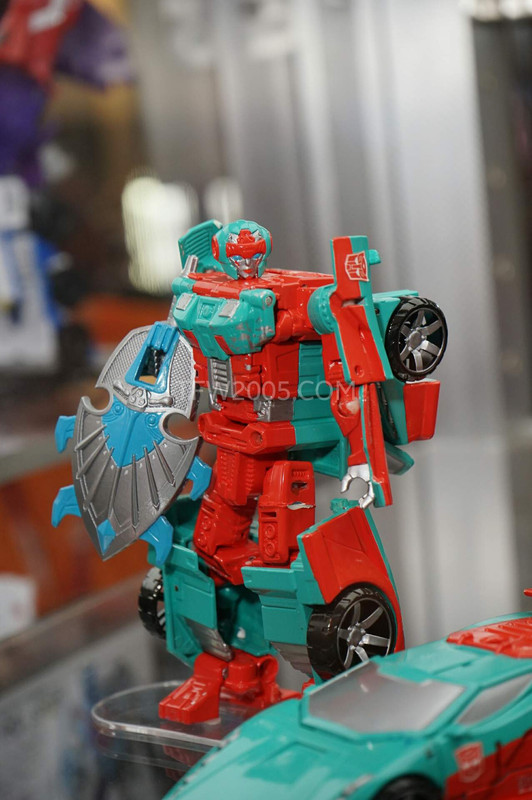 SDCC2015-Hasbro-Case-Transformers-Combiner-Wars-