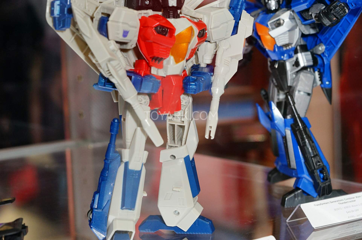 SDCC2015-Hasbro-Transformers-Combiner-Wars-044