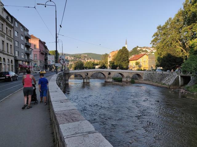 10 días por Eslovenia, Croacia y Bosnia con 3 niños. - Blogs de Europa Oriental - Sabado: Entramos a Bosnia parando en Mostar, Jablanica y Sarajevo. (39)