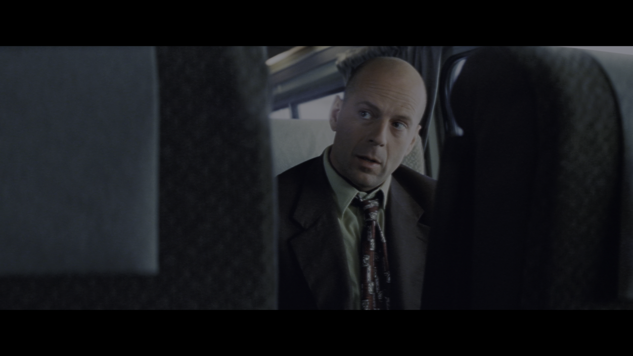 Unbreakable.2000.iTALIAN.MULTI.2160p.DSNP.WEB-DL.x265.10bit.HDR-MeM.mkv_snapshot_00.04.31_[2021.08.0