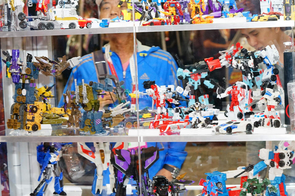 SDCC2015-Hasbro-Transformers-Combiner-Wars-025