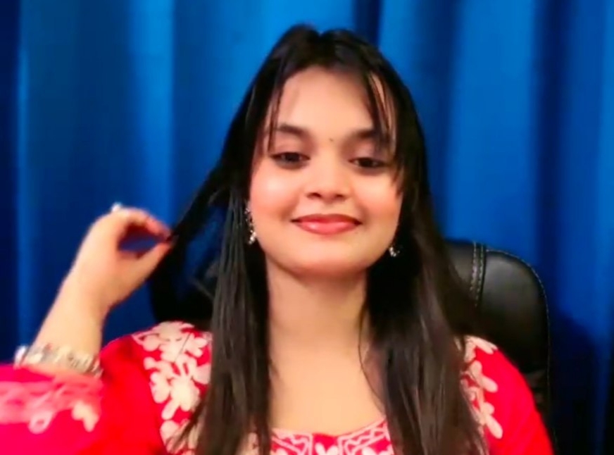 Garima Aka Glam Latest Premium Live Stripping Full Nude Shaved Pussy Closeup Spreading & Dancing