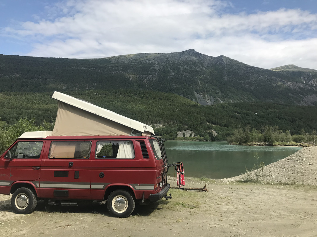 3A0AD5E7-AB57-481C-A1EF-2F96DACB2EE7