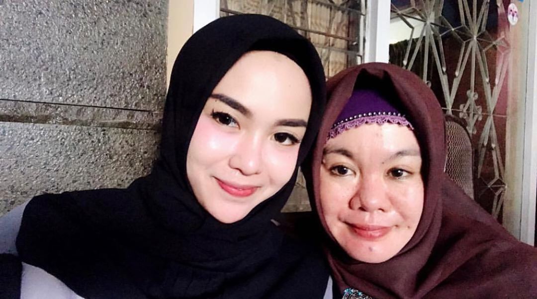 Medina Zein dang sang ibu