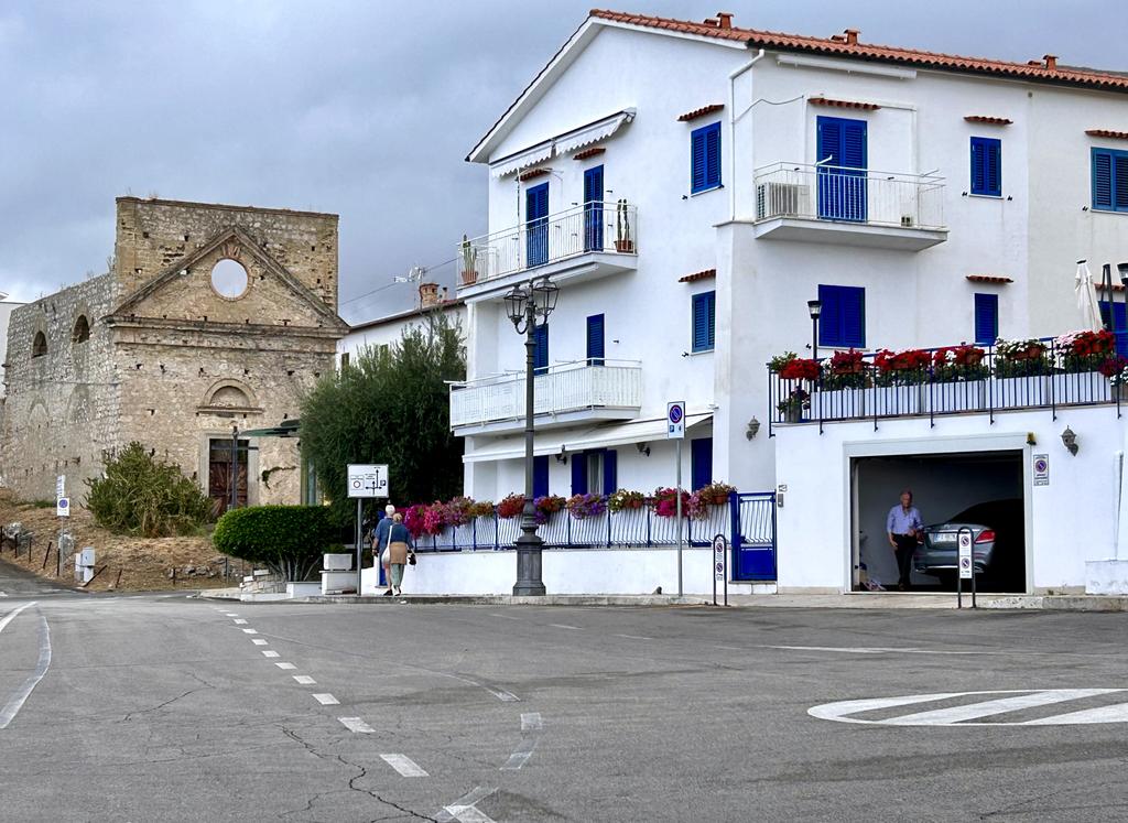Жаркий сентябрь на побережье Тирренского моря. Жаркий сентябрь на побережье Тирренского моря.